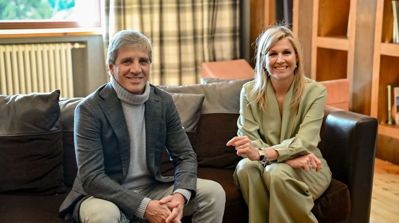 Luis Caputo se reunió con la reina Máxima en un foro empresario en Bariloche